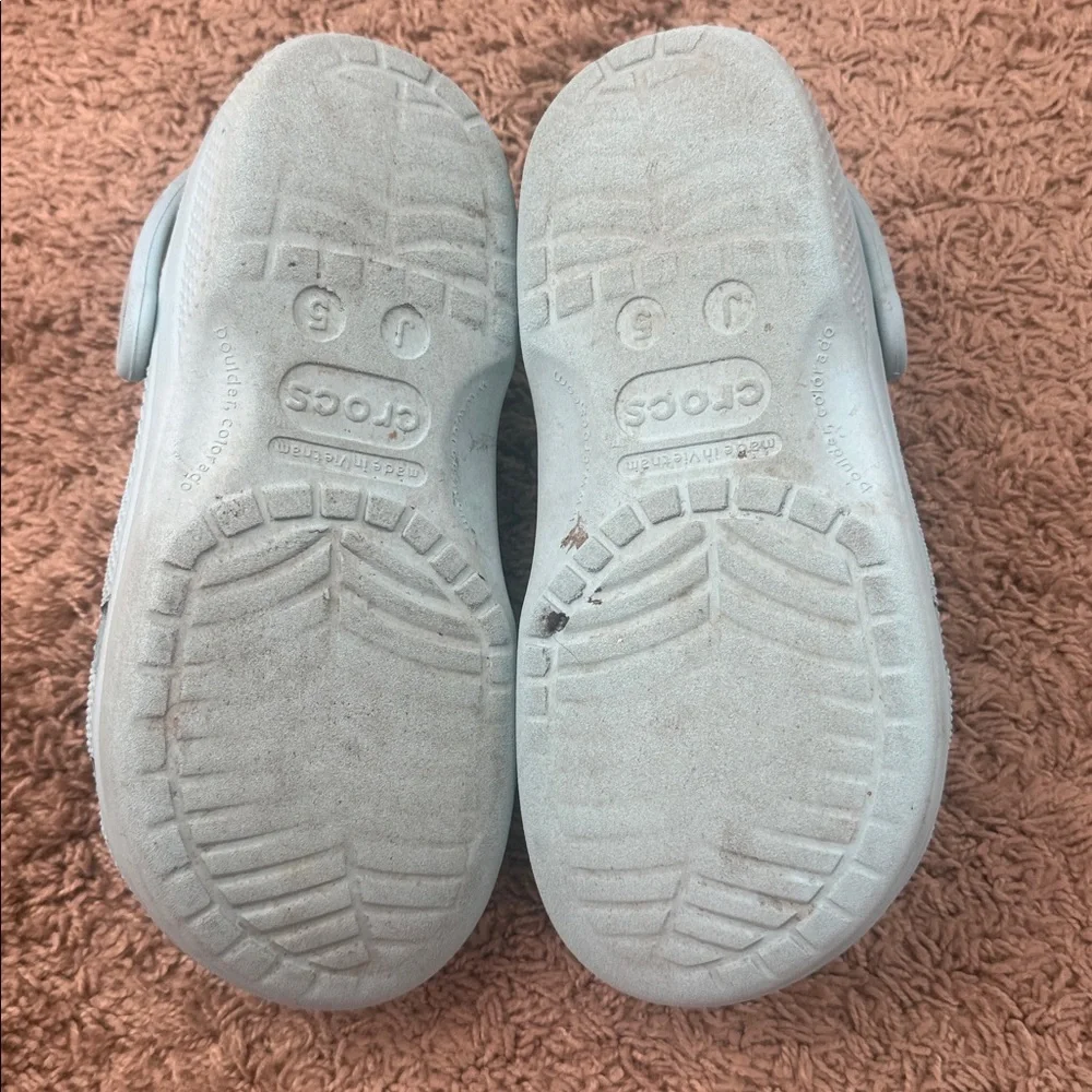 CROCS Kids Girls Sky Blue Clogs with Playful Charms Size J5